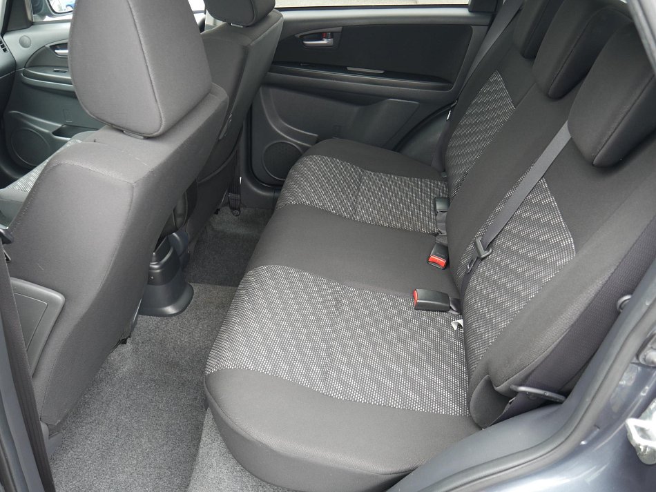 Suzuki SX4 1.6 i 