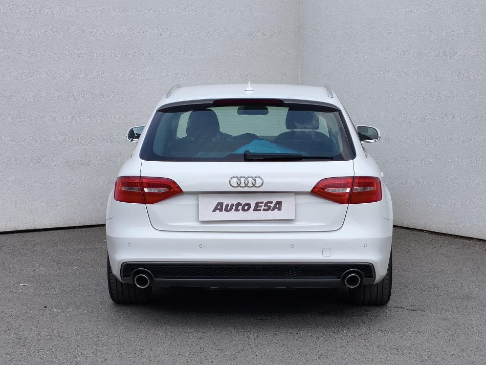 Audi A4 3.0 TDi S-line quattro