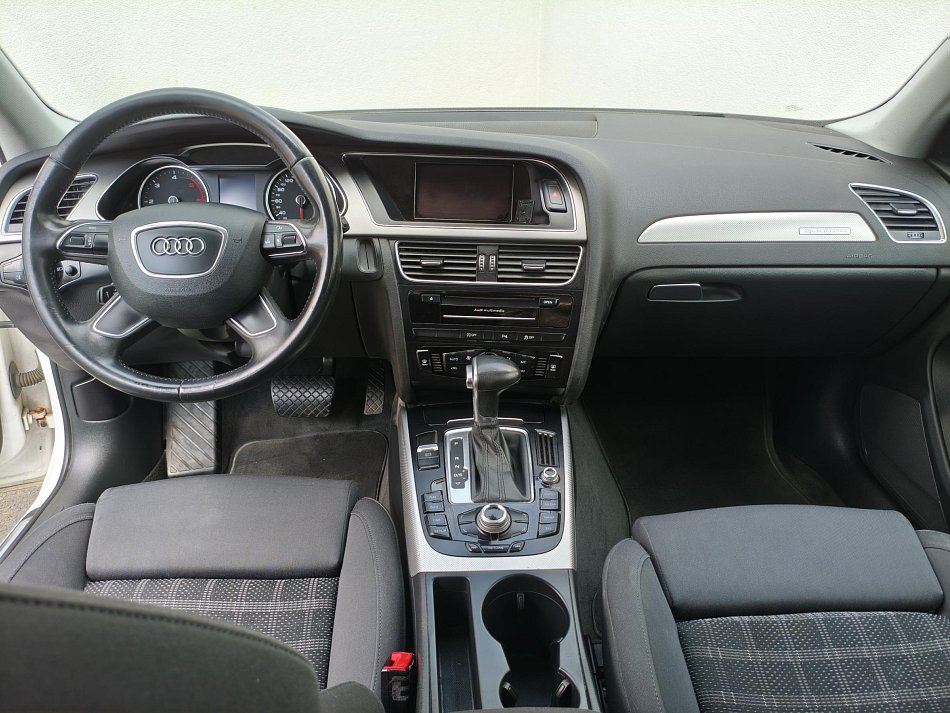 Audi A4 3.0 TDi S-line quattro