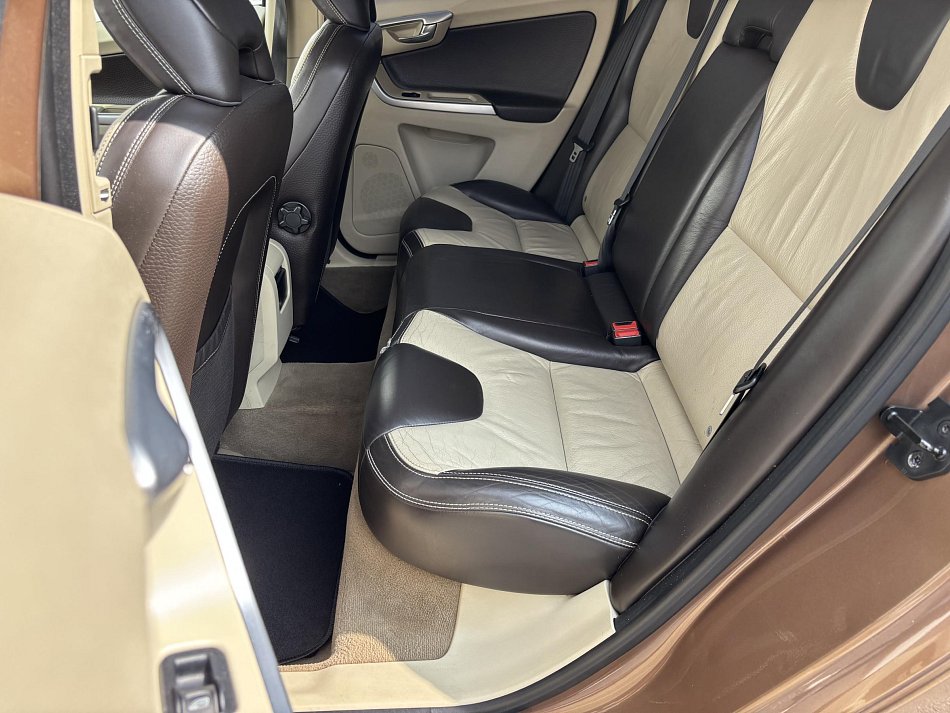 Volvo XC60 2.4 Summum 4x4