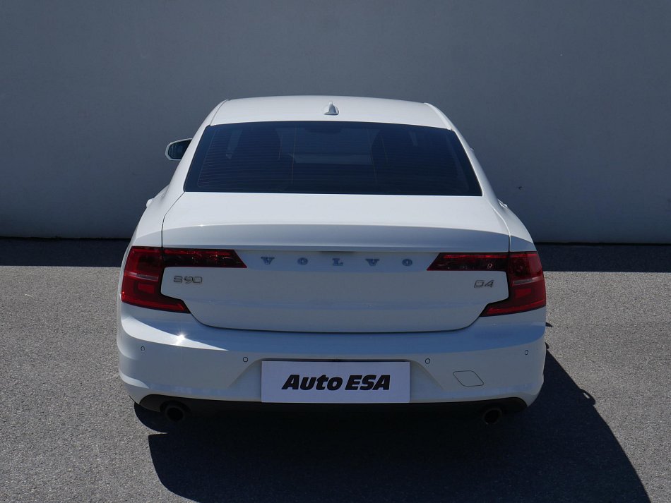 Volvo S90 2.0 D4 