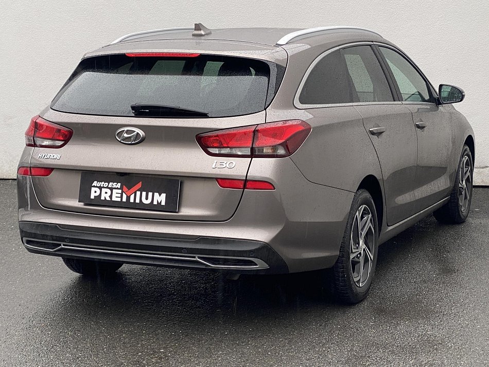 Hyundai I30 1.5 DPi Smart