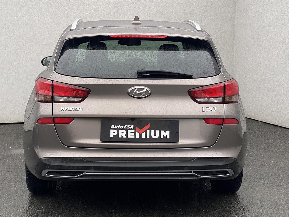 Hyundai I30 1.5 DPi Smart