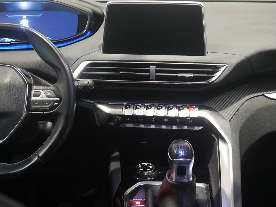 Peugeot 3008 1.2PT 