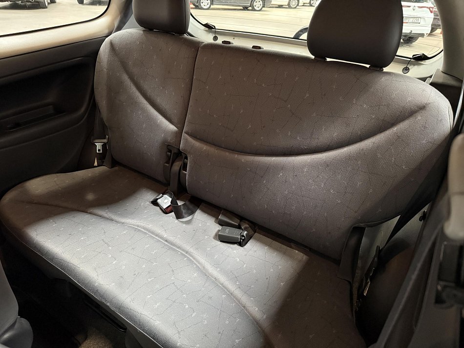 Toyota Yaris 1.0i 