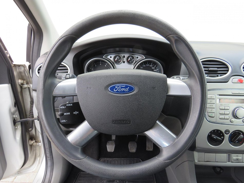 Ford Focus 1.4i 