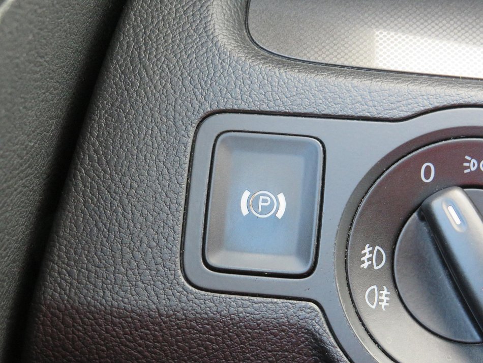 Volkswagen Passat 2.0 TDi 