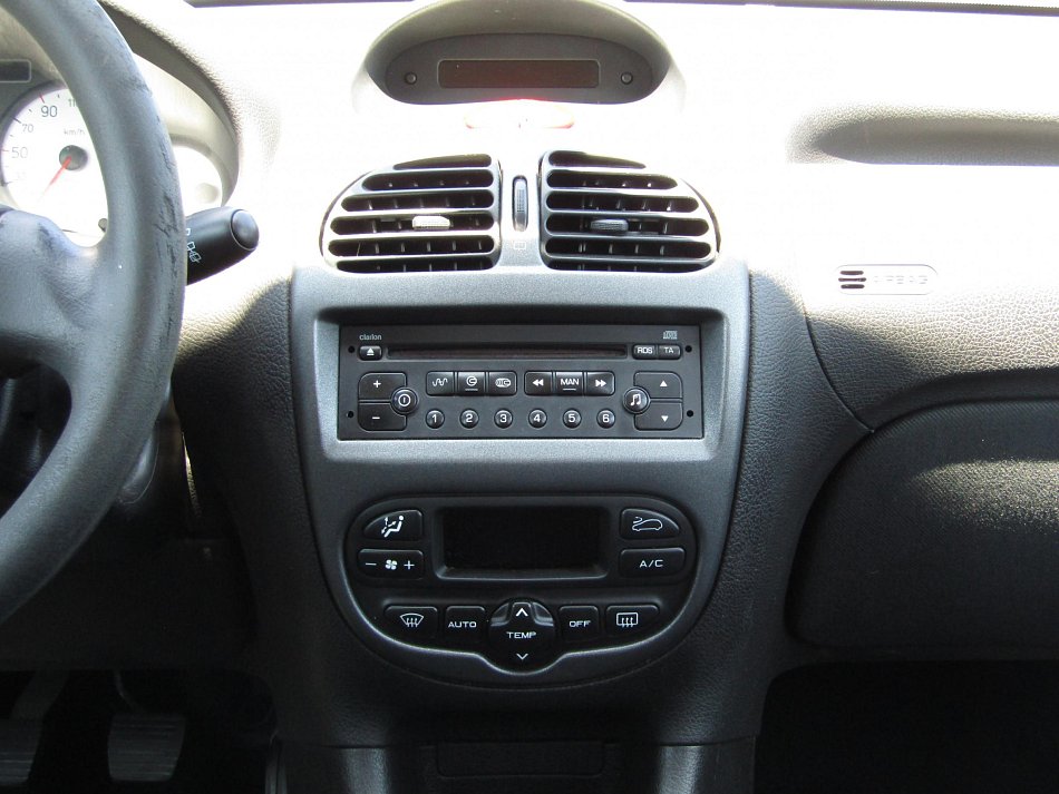 Peugeot 206 1.4 i 
