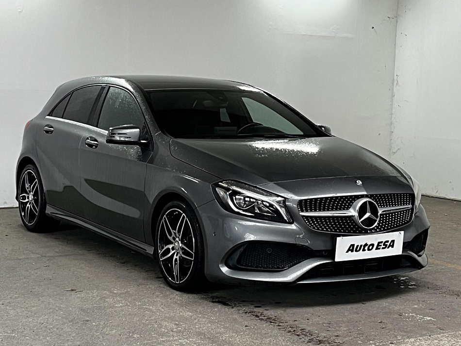 Mercedes-Benz Třída A 1.6i Sport A180