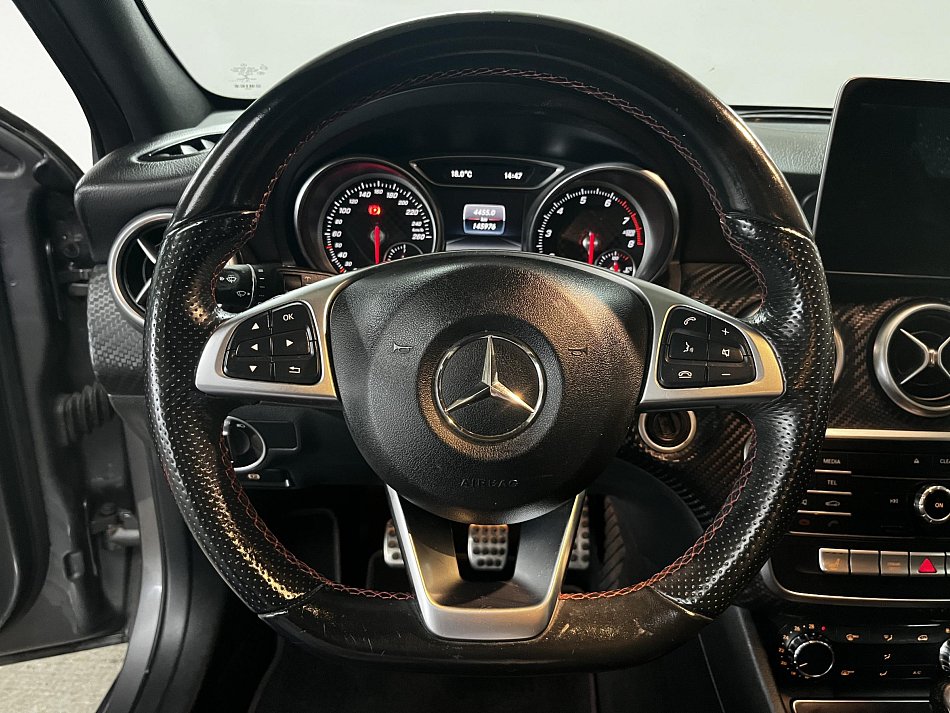 Mercedes-Benz Třída A 1.6i Sport A180