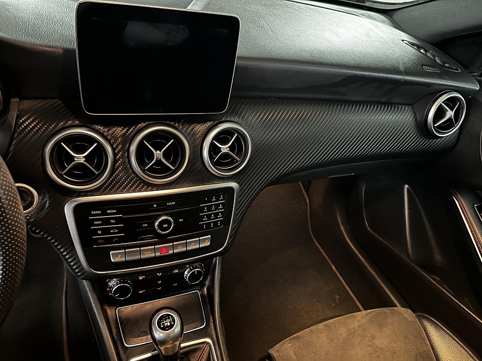 Mercedes-Benz Třída A 1.6i Sport A180