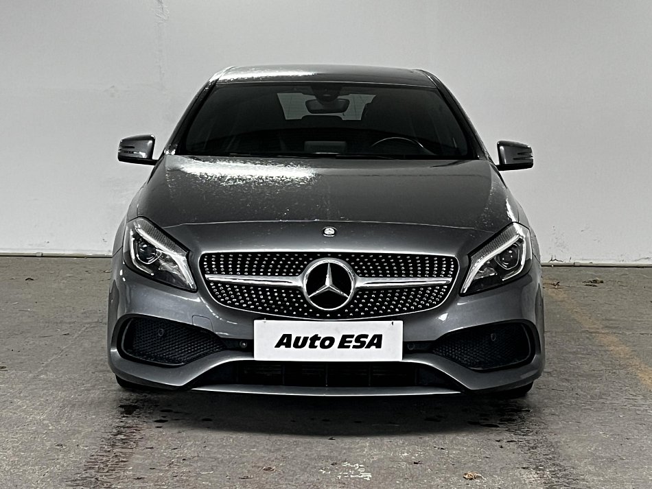 Mercedes-Benz Třída A 1.6i Sport A180