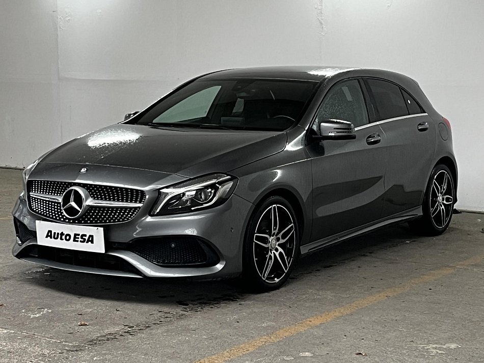 Mercedes-Benz Třída A 1.6i Sport A180