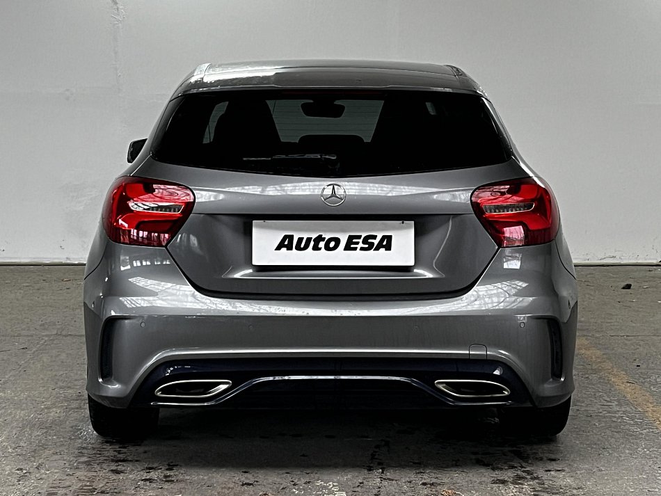 Mercedes-Benz Třída A 1.6i Sport A180