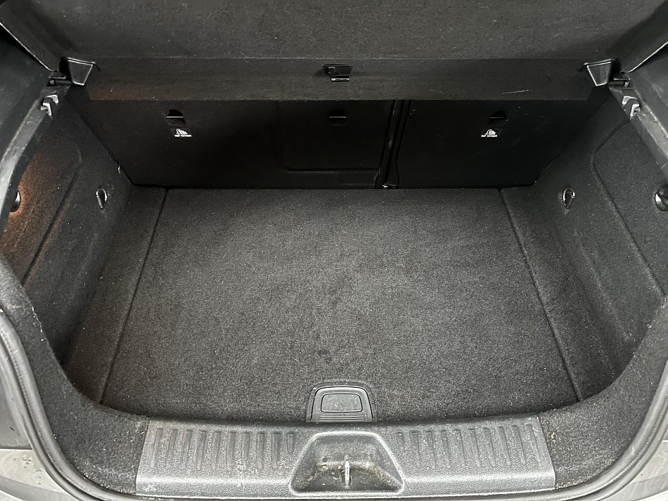 Mercedes-Benz Třída A 1.6i Sport A180
