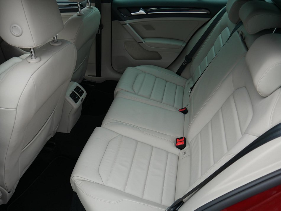 Volkswagen Golf 1.5 TSi 