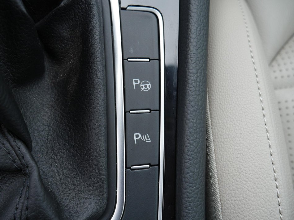 Volkswagen Golf 1.5 TSi 