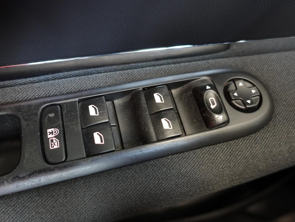 Peugeot 5008 2.0HDi 