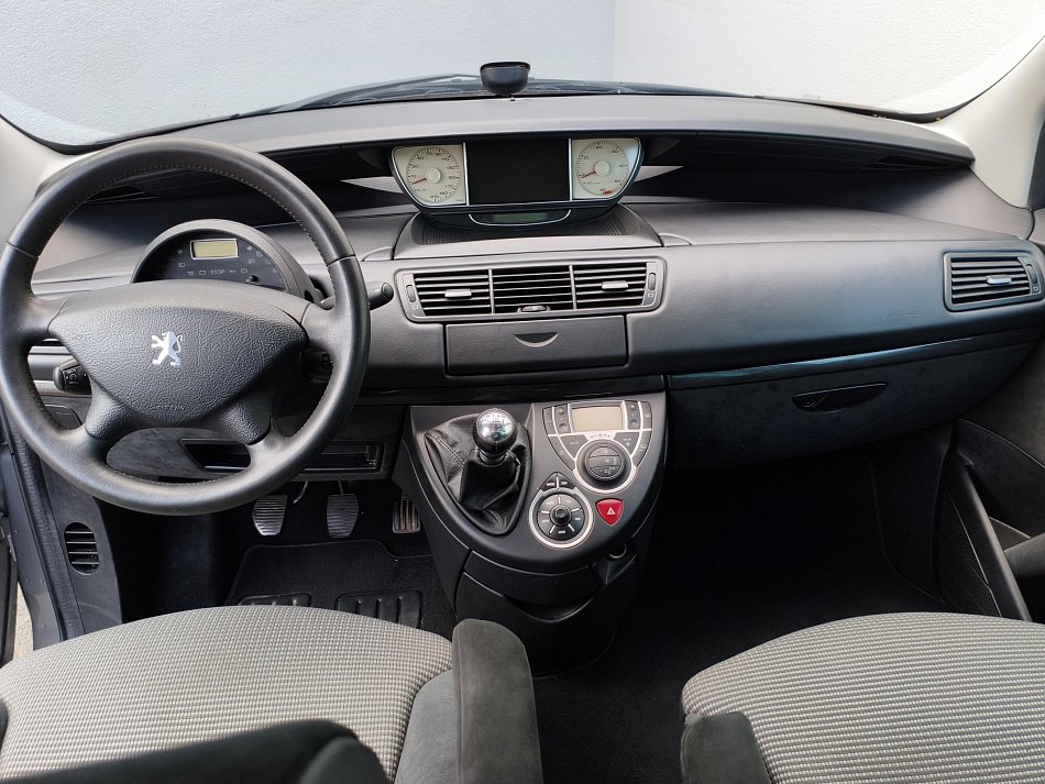 Peugeot 807 2.0 HDi Platinum 7míst