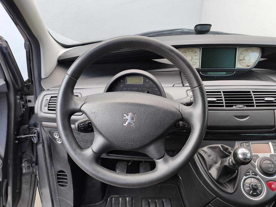 Peugeot 807 2.0 HDi Platinum 7míst