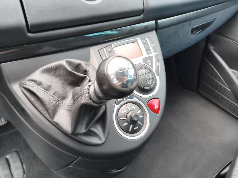 Peugeot 807 2.0 HDi Platinum 7míst