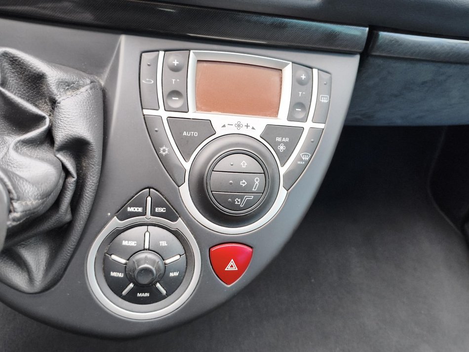 Peugeot 807 2.0 HDi Platinum 7míst