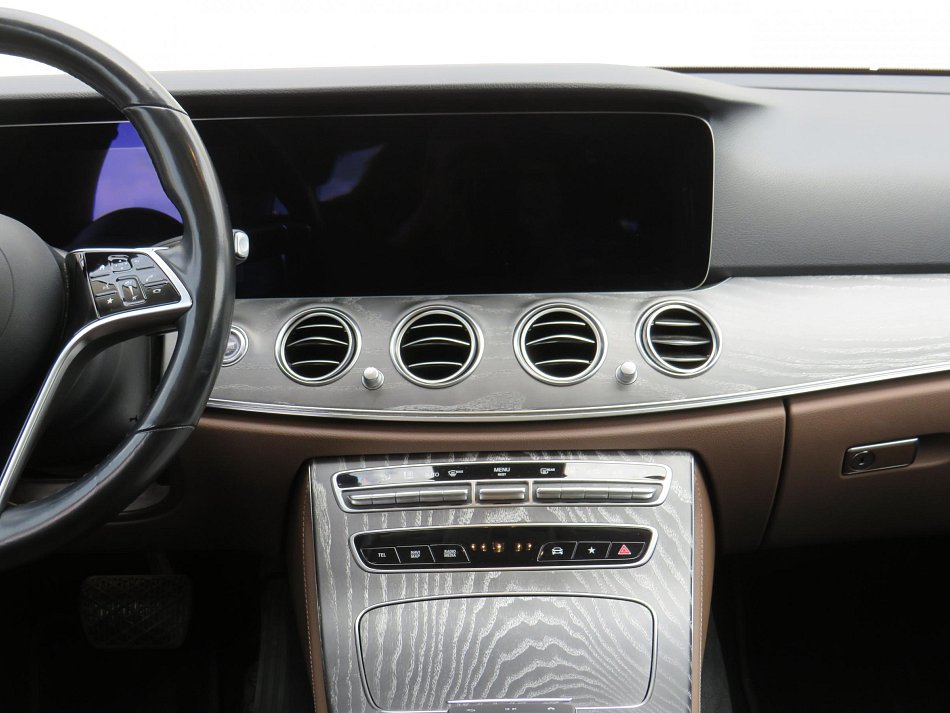 Mercedes-Benz Třída E 2.0DE  E300 4x4