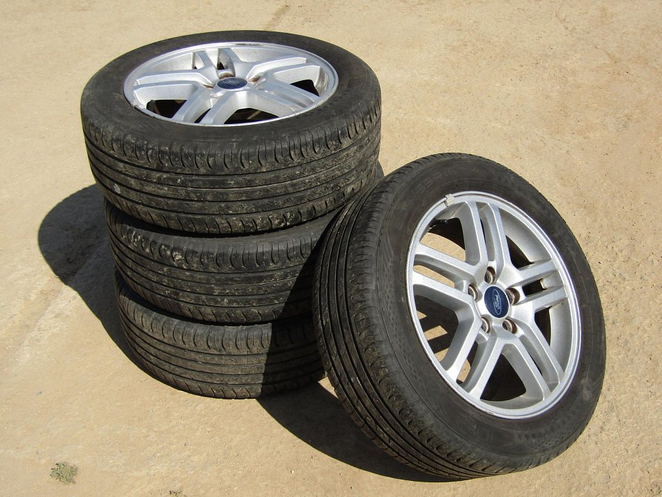 Ford Focus 1.6i 