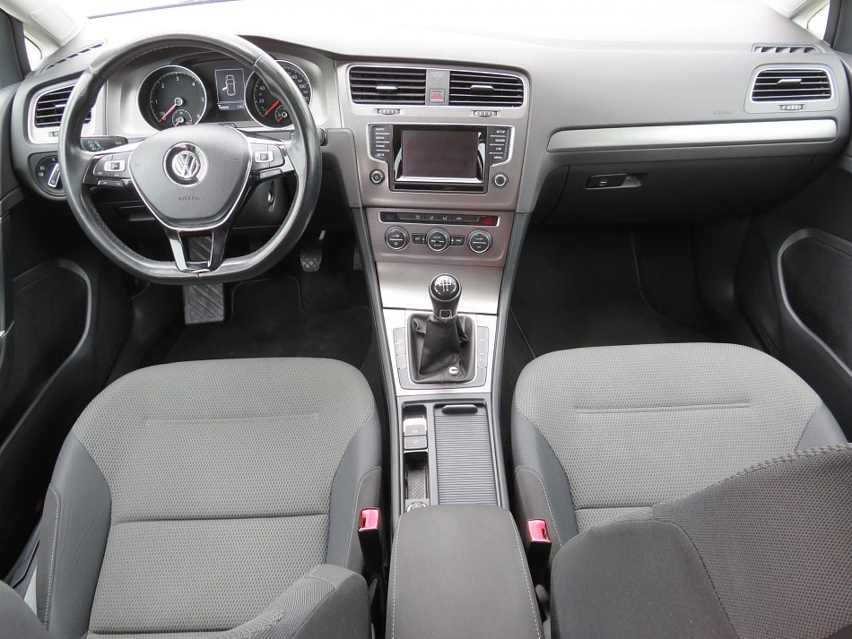 Volkswagen Golf 1.6 TDi 
