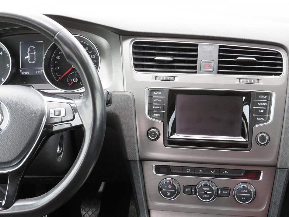 Volkswagen Golf 1.6 TDi 