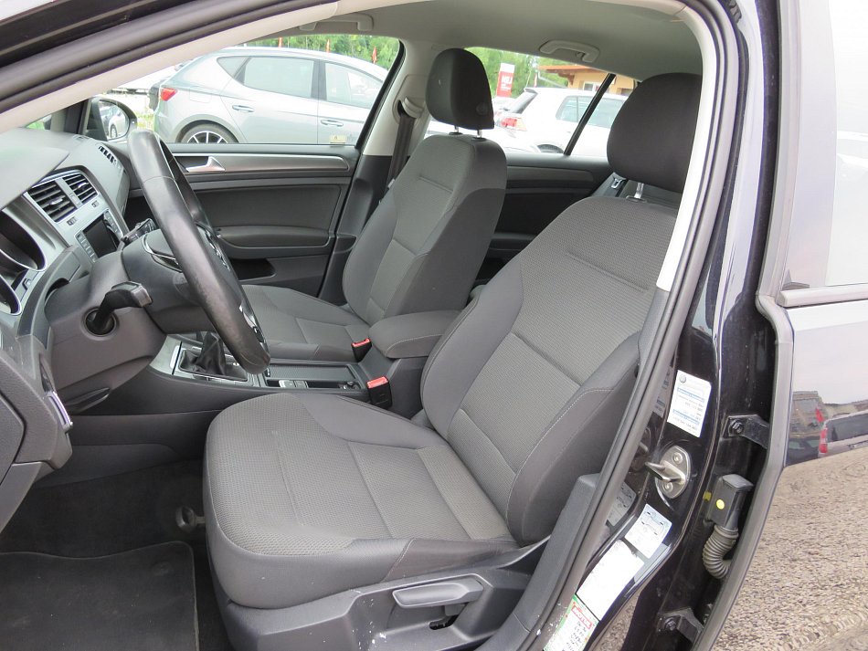Volkswagen Golf 1.6 TDi 