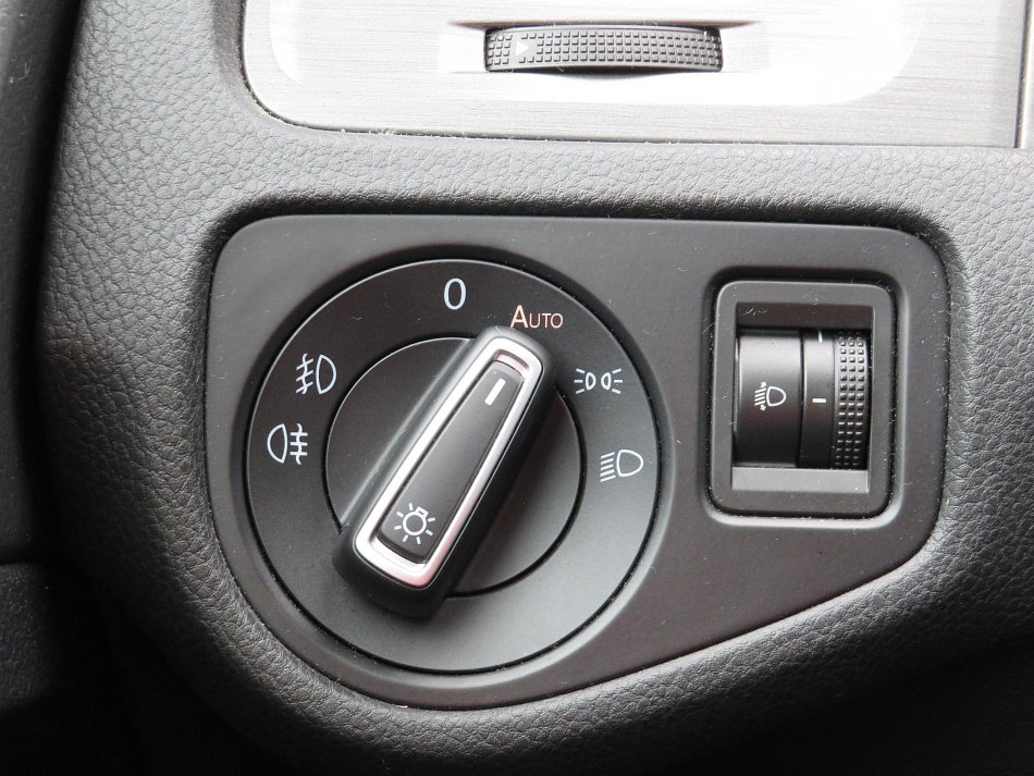 Volkswagen Golf 1.6 TDi 