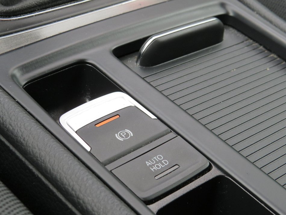 Volkswagen Golf 1.6 TDi 