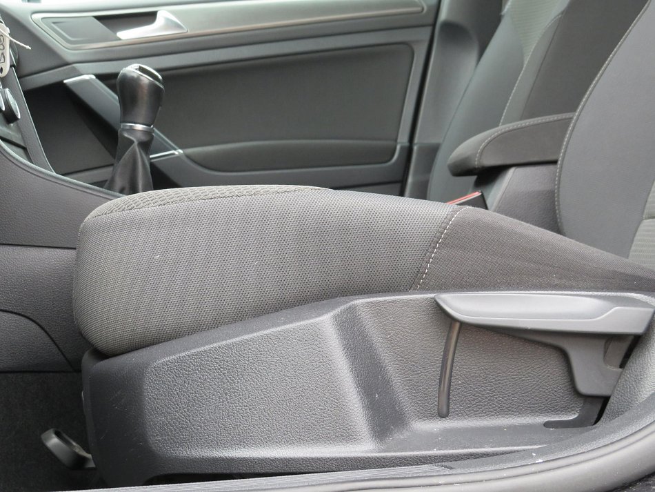 Volkswagen Golf 1.6 TDi 