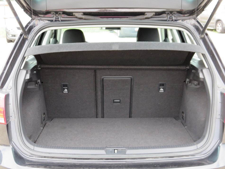 Volkswagen Golf 1.6 TDi 
