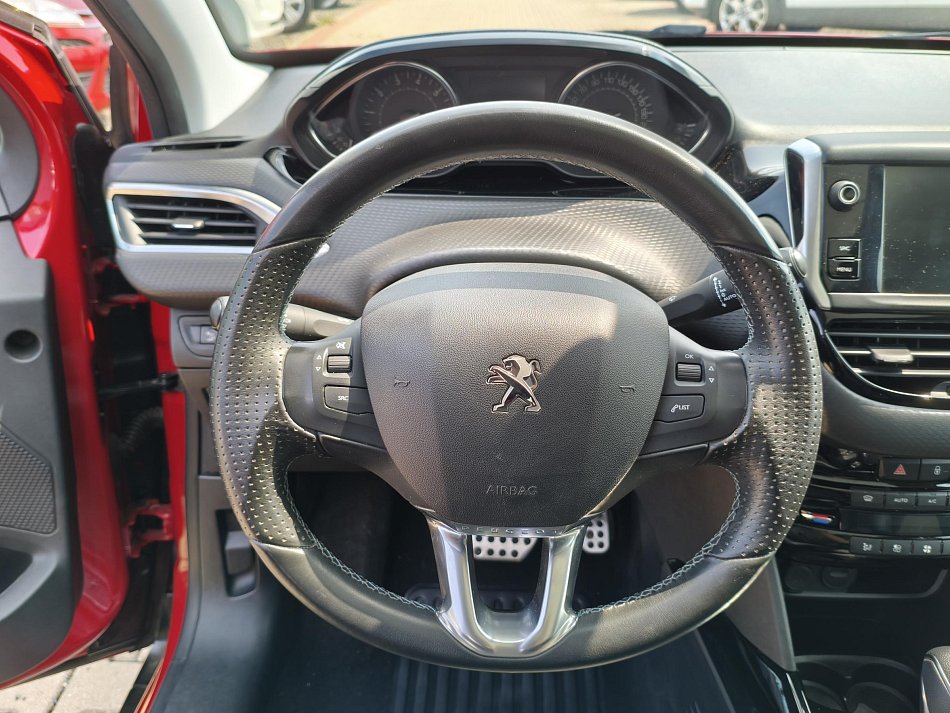 Peugeot 2008 1.2 PT Crossway