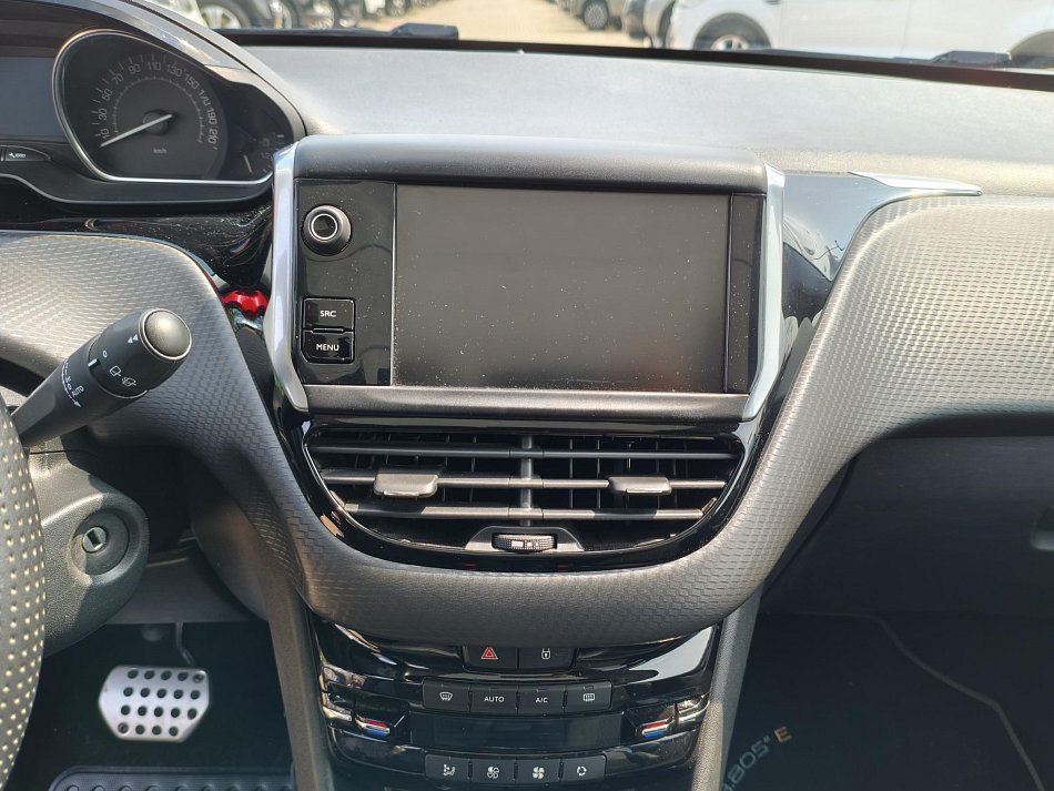 Peugeot 2008 1.2 PT Crossway