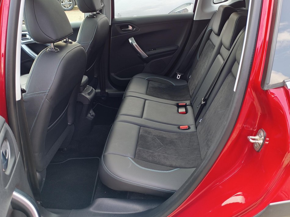 Peugeot 2008 1.2 PT Crossway