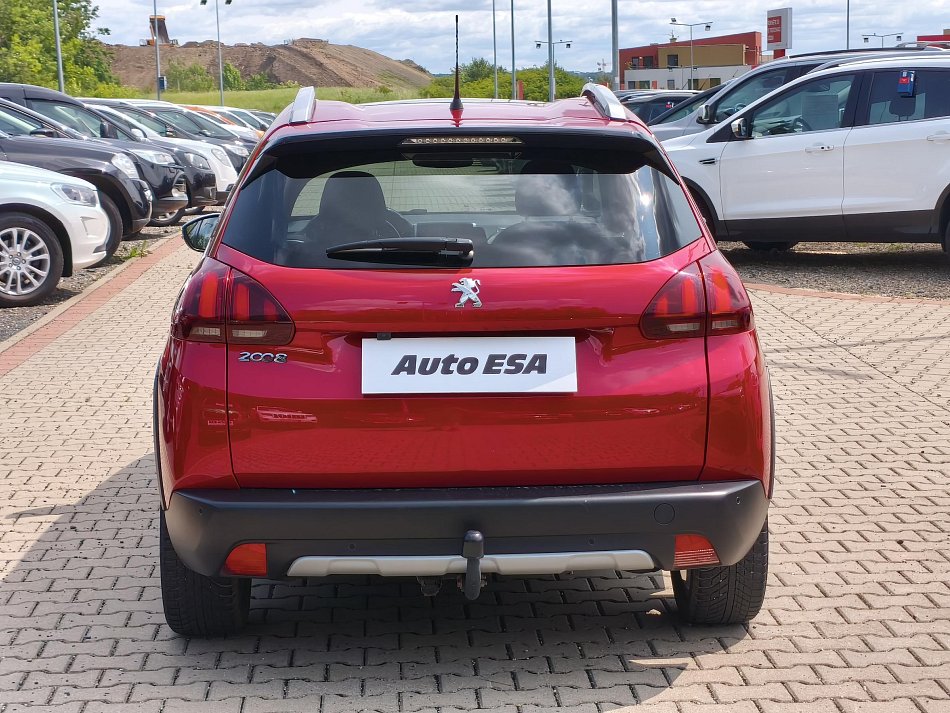 Peugeot 2008 1.2 PT Crossway
