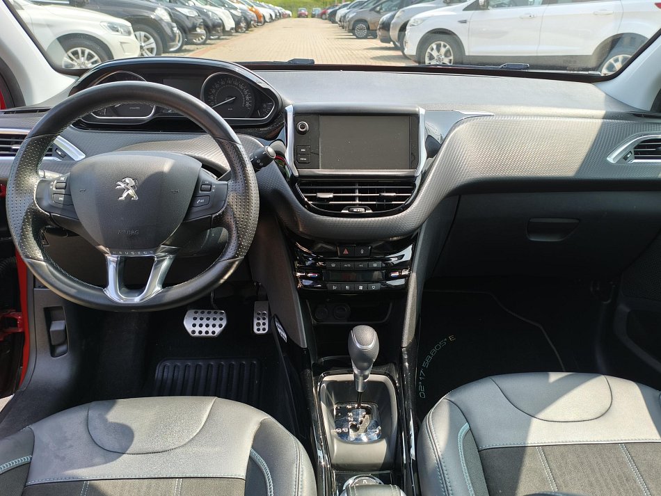 Peugeot 2008 1.2 PT Crossway