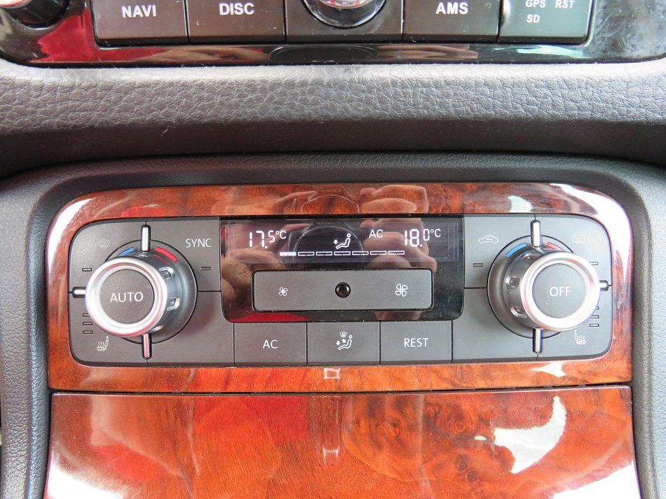 Volkswagen Touareg 3.0TDi  4x4