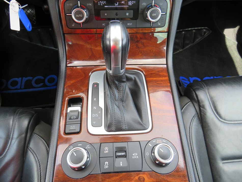 Volkswagen Touareg 3.0TDi  4x4