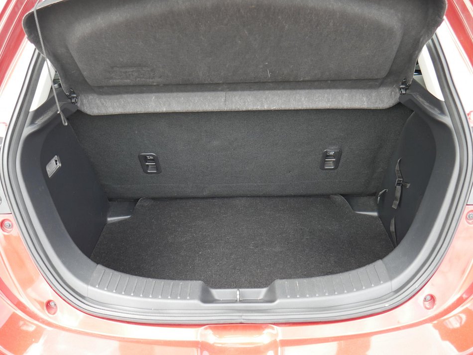 Mazda 2 1.5i 