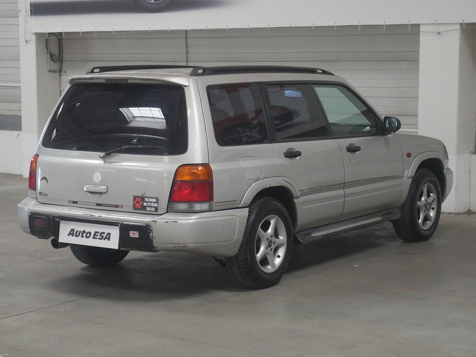 Subaru Forester 2.0i 