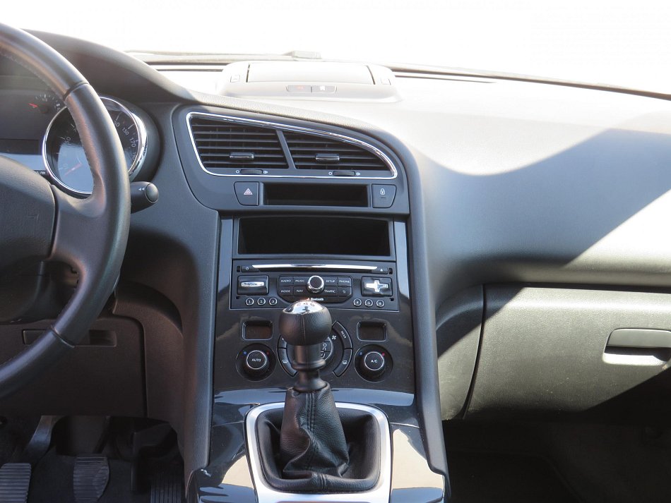 Peugeot 5008 1.6HDI 