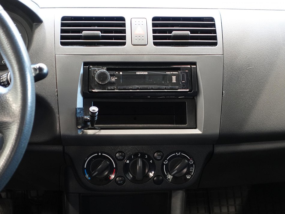 Suzuki Swift 1.3i 