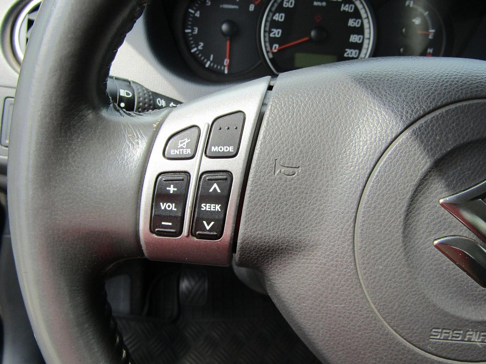 Suzuki Swift 1.3 i  4x4