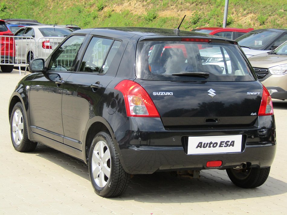Suzuki Swift 1.3 i  4x4