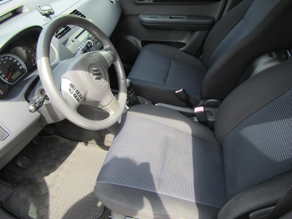 Suzuki Swift 1.3 i  4x4