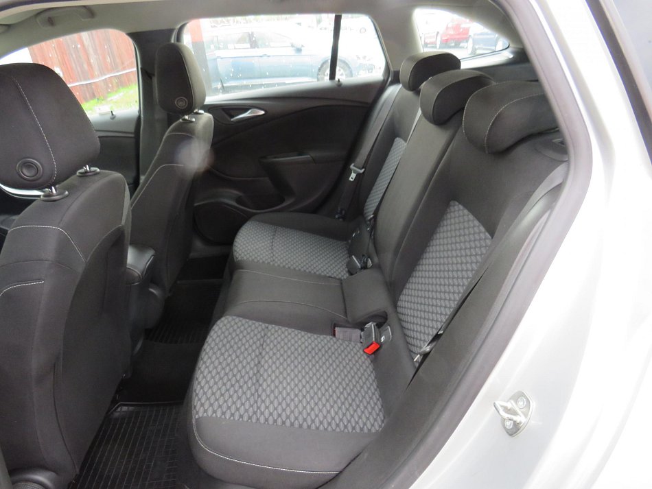 Opel Astra 1.6CDTi 